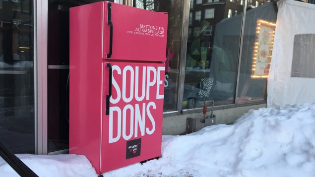 frigo-partage-soupe-cie._Photo_Radio-Canada_Bruno_Giguère_.JPG